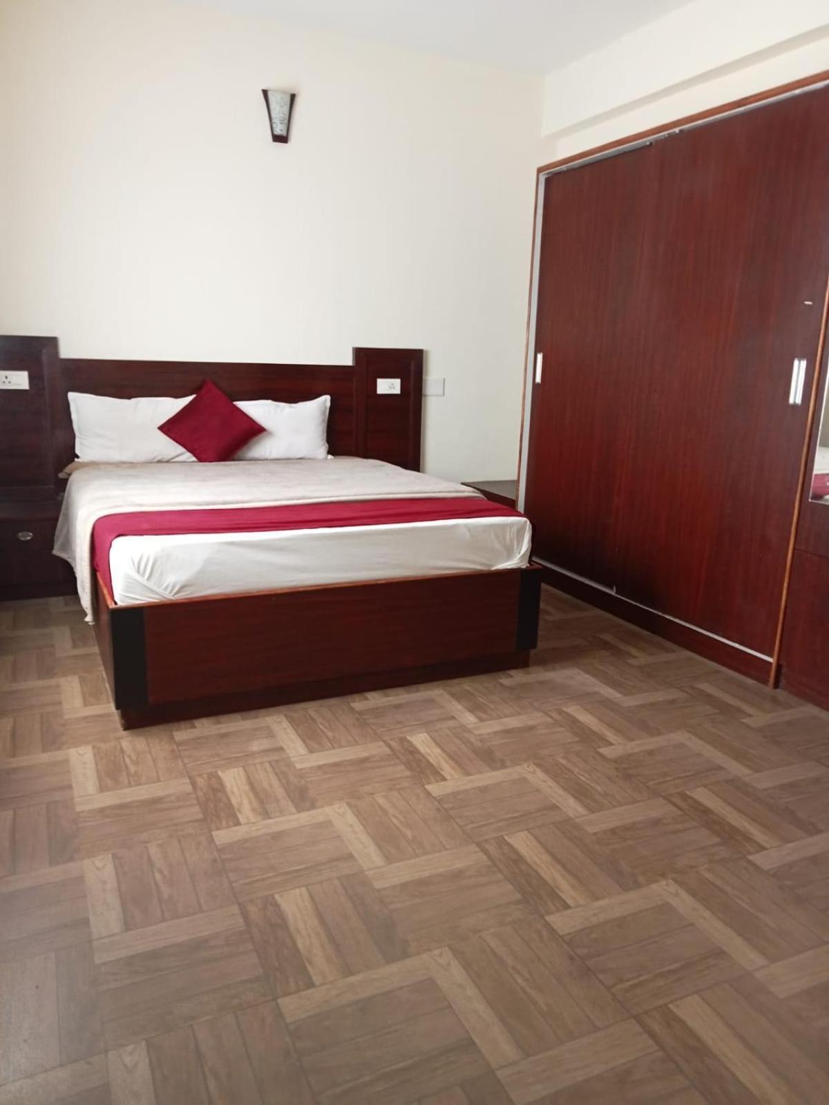 Pinehill Suits Ooty Ngoại thất bức ảnh